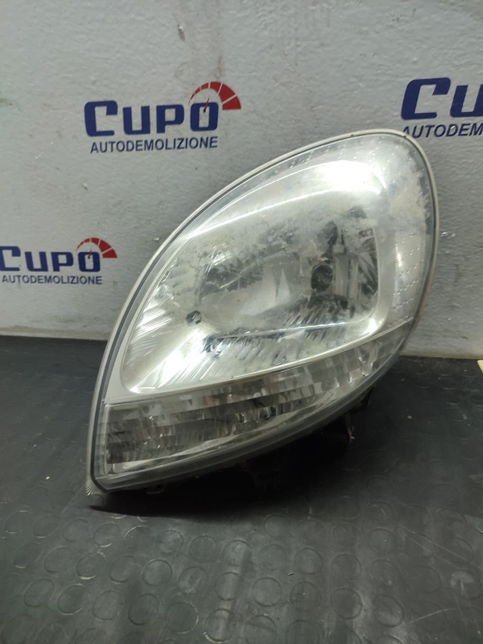 Left front headlight / lamp Renault Kangoo II (2006) - F&P CRASH SRLS - Used Parts