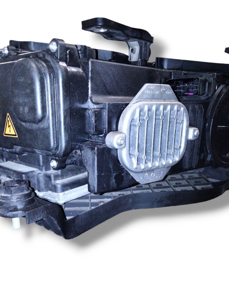 Faro / Fanale anteriore sinistro (sx) Led Audi Q3 (2011 - 2018) cod.8U0941005C - F&P CRASH SRLS - Ricambi Usati