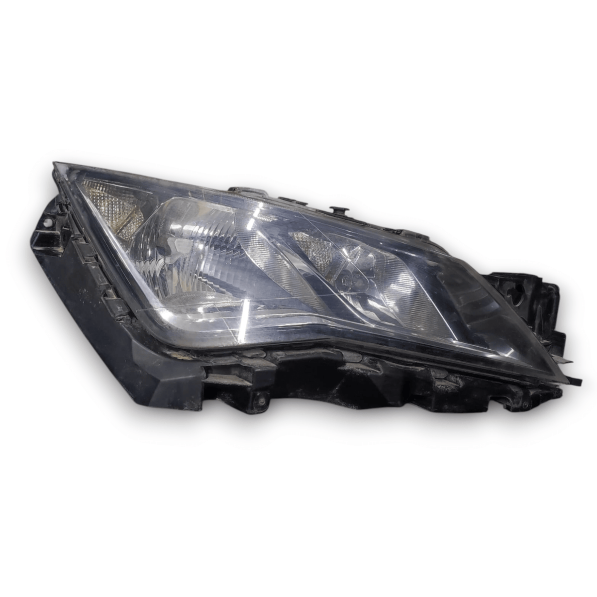 Faro / Fanale Destro Seat Leon III Serie COD: 5F1941006A (2013 - 2019) - F&amp;P CRASH SRLS - Ricambi Usati