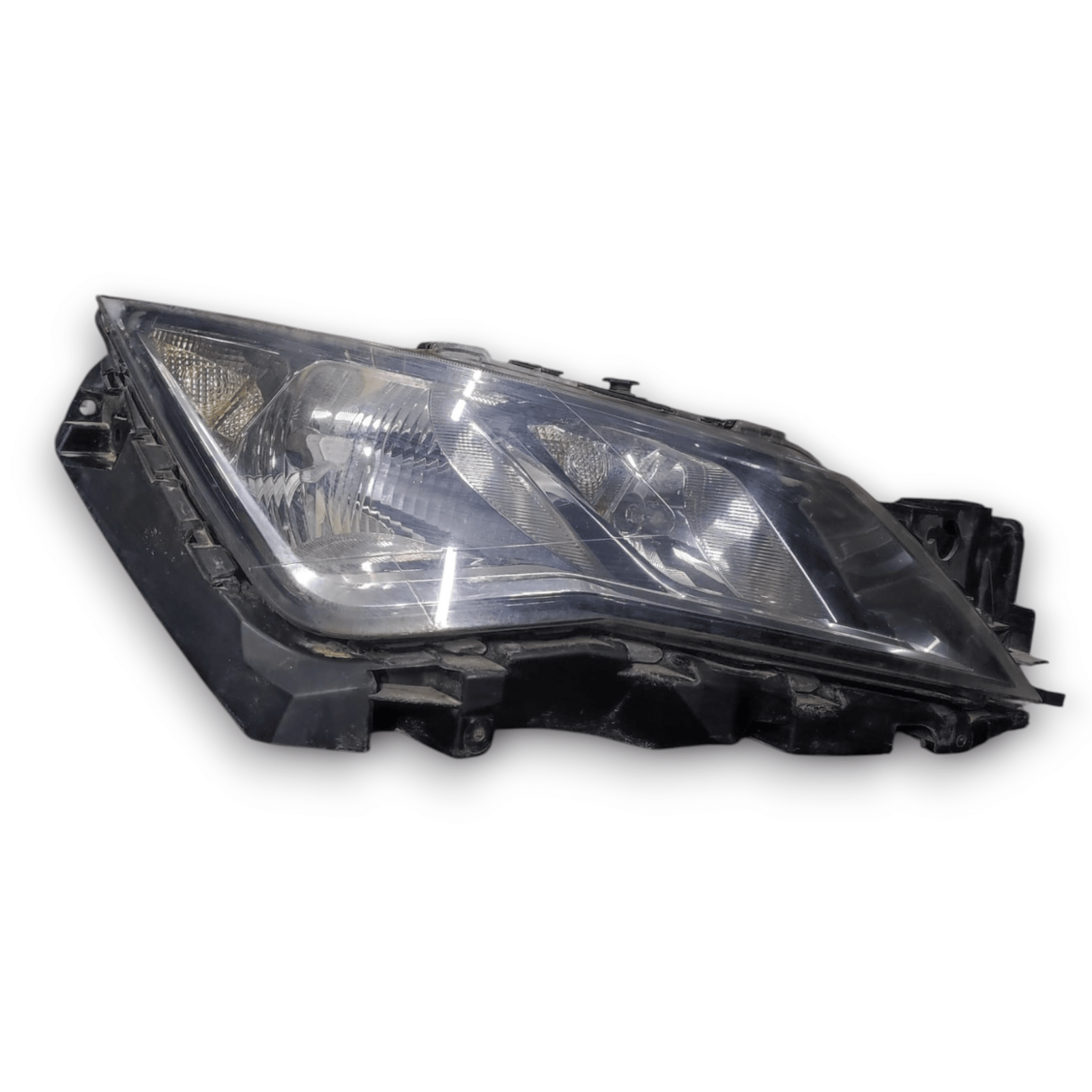 Faro / Fanale Destro Seat Leon III Serie COD: 5F1941006A (2013 - 2019) - F&P CRASH SRLS - Ricambi Usati