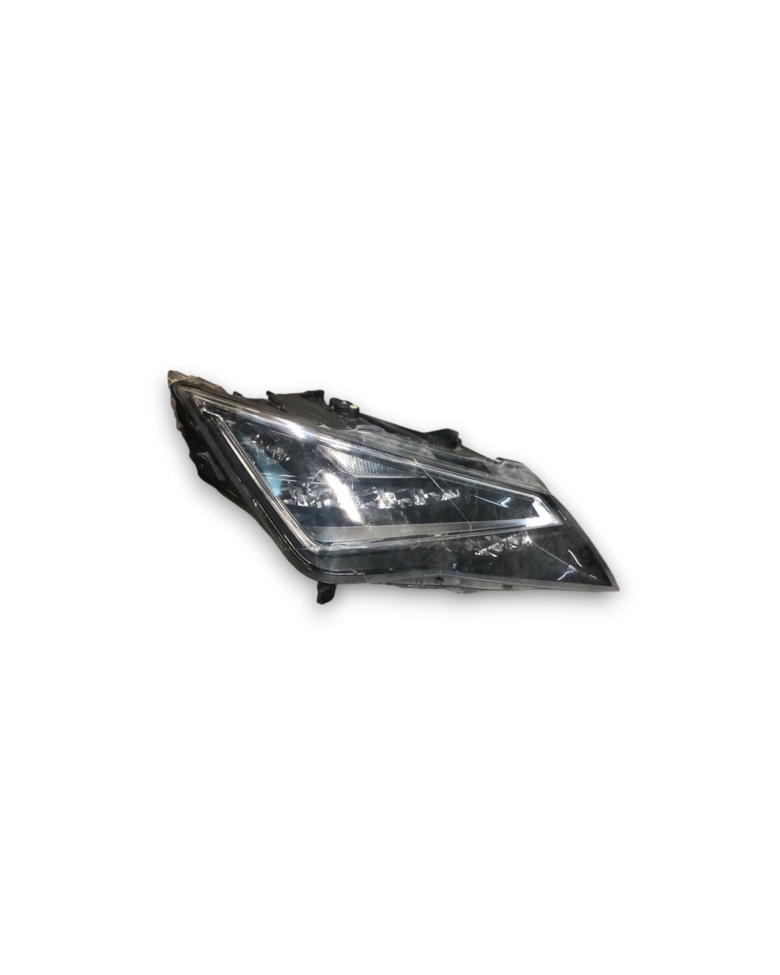 Faro / Fanale Led Anteriore Destro Dx Seat Leon St (2012 > 2019) cod:5F1941008B - F&P CRASH SRLS - Ricambi Usati