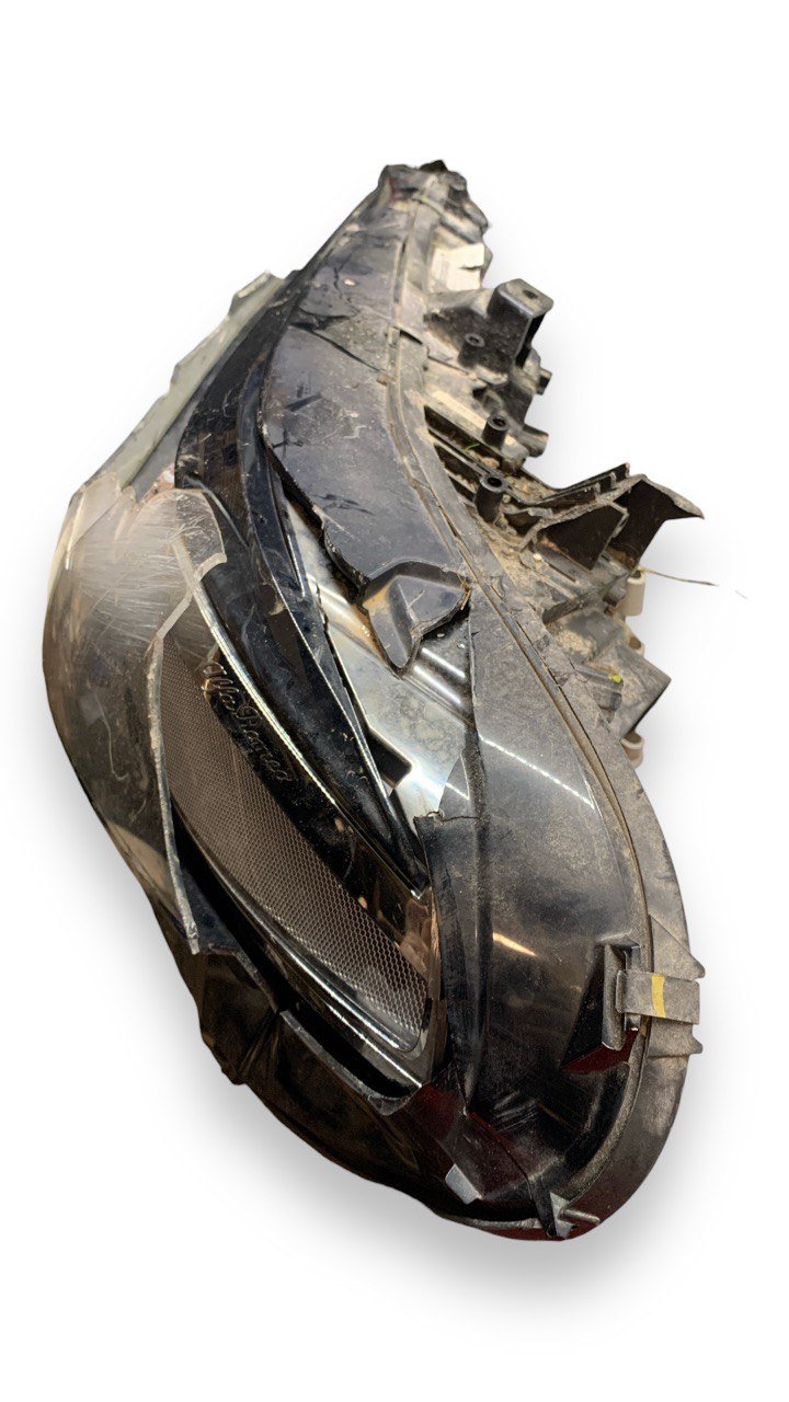 Faro Fanale Luci Xeno Anteriore Sinistro Alfa Romeo Giulia (2017) cod.50547582 - F&P CRASH SRLS - Ricambi Usati