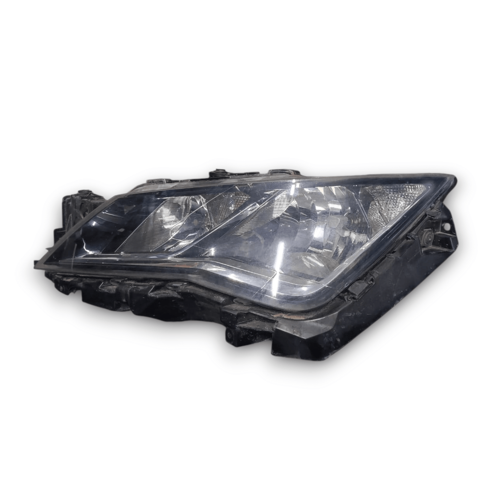 Faro / Fanale Sinistro Seat Leon III Serie COD: 5F1941005B (2013 - 2019) - F&P CRASH SRLS - Ricambi Usati