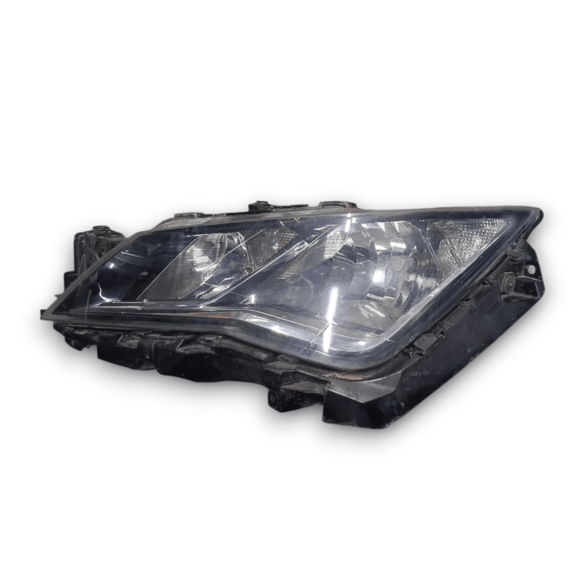 Faro / Fanale Sinistro Seat Leon III Serie COD: 5F1941005B (2013 - 2019) - F&P CRASH SRLS - Ricambi Usati