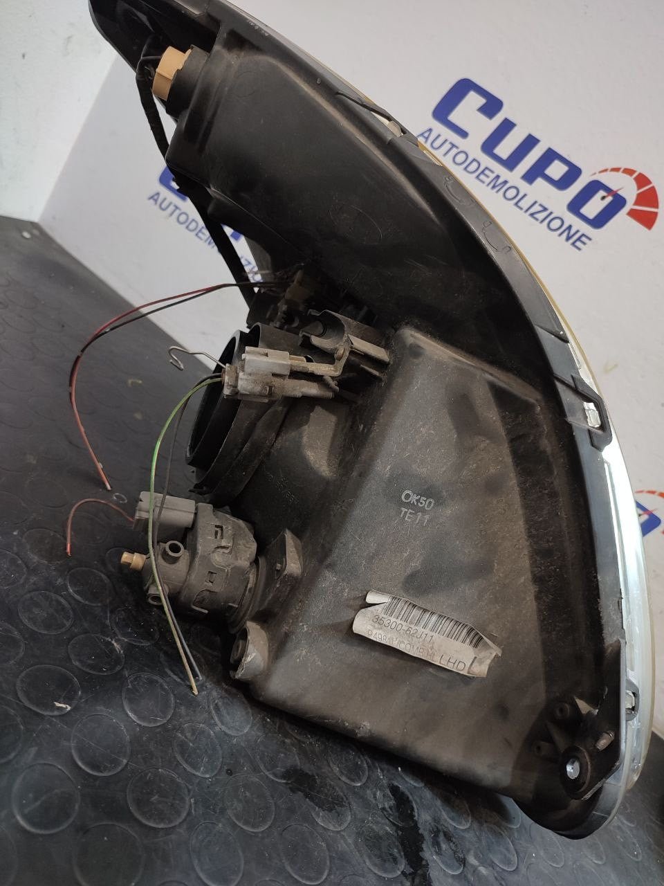 Left Headlight SUZUKI SWIFT (2006-2010) Code:35300-62J11 - F&P CRASH SRLS - Used Spare Parts