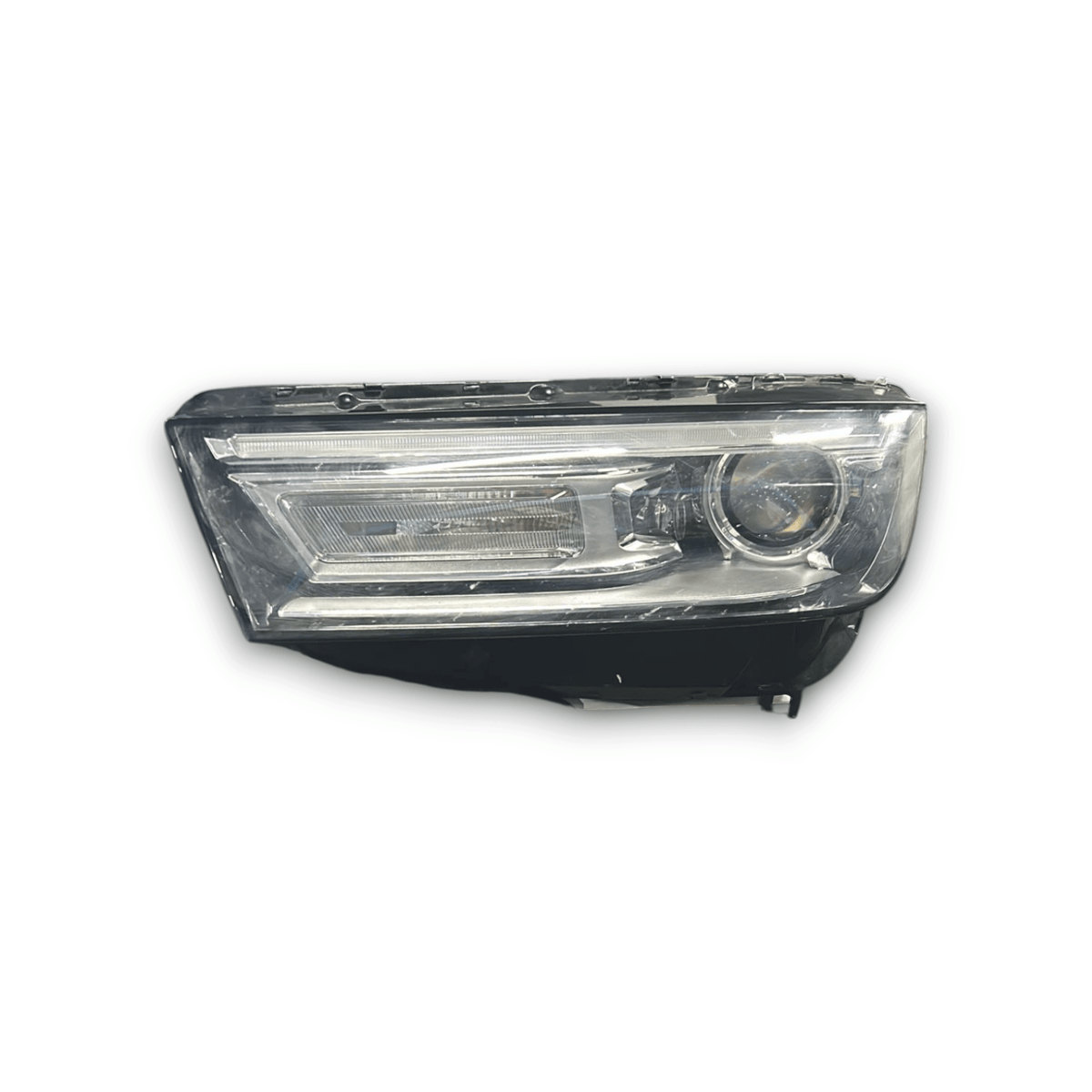 Left Front Xenon Headlight / Lamp Audi Q5 code:80A941005 (2021 >) - F&amp;P CRASH SRLS - Used Parts