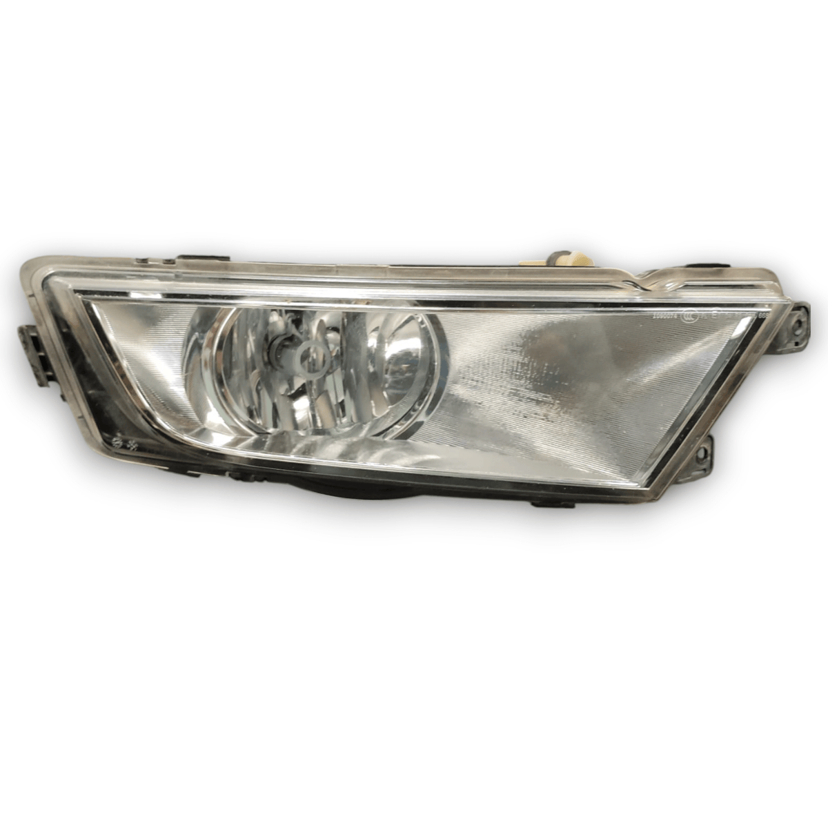 Faro / Fanalino Fendinebbia Destro Skoda Octavia III Serie COD: 5EO941700D (2013 - 2019) - F&amp;P CRASH SRLS - Ricambi Usati