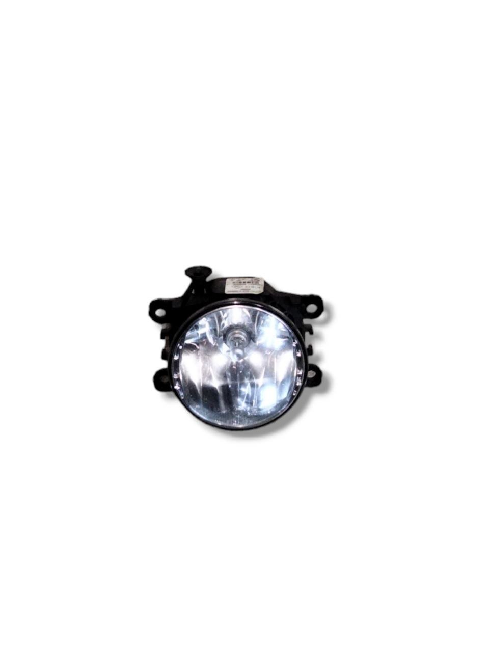 Front Right Fog Light dx Smart Fortwo/Dacia Sandero Stepway (2014>) code.261500097R - F&P CRASH SRLS - Used Parts