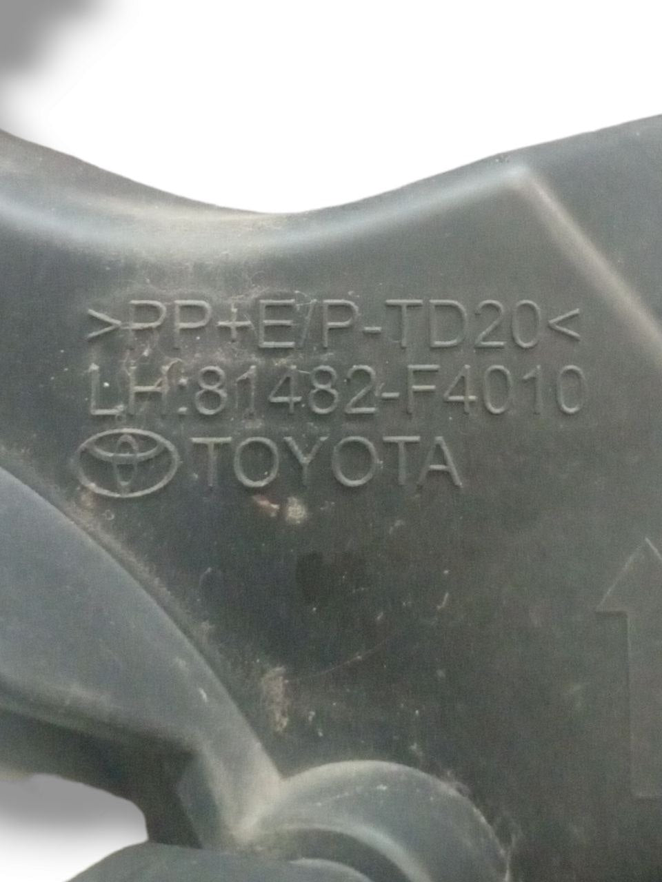 Left front fog light (sx) Toyota Yaris / Toyota C-HR (2010) code: 8122002110 - F&P CRASH SRLS - Used Parts