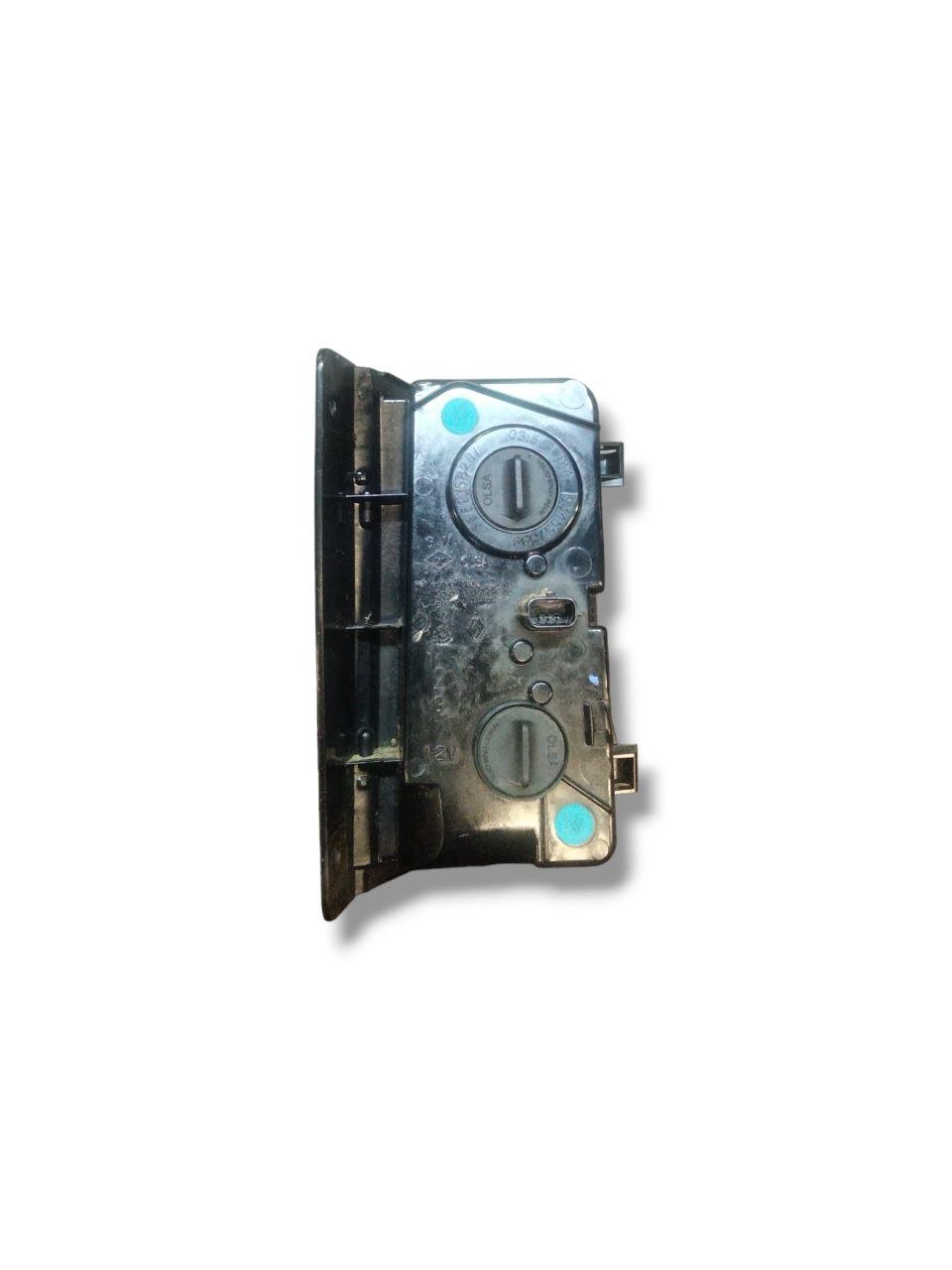 Faro / Fendinebbia Posteriore destro dx Opel Vivaro / Fiat Talento / Renault Trafic (2014>) cod.265591452 - F&P CRASH SRLS - Ricambi Usati
