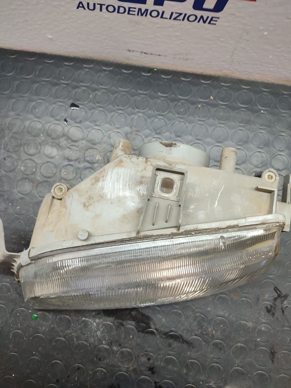 Left side headlight FIAT PUNTO mk1 93-99 code: l 142 597-00 - F&P CRASH SRLS - Used Parts