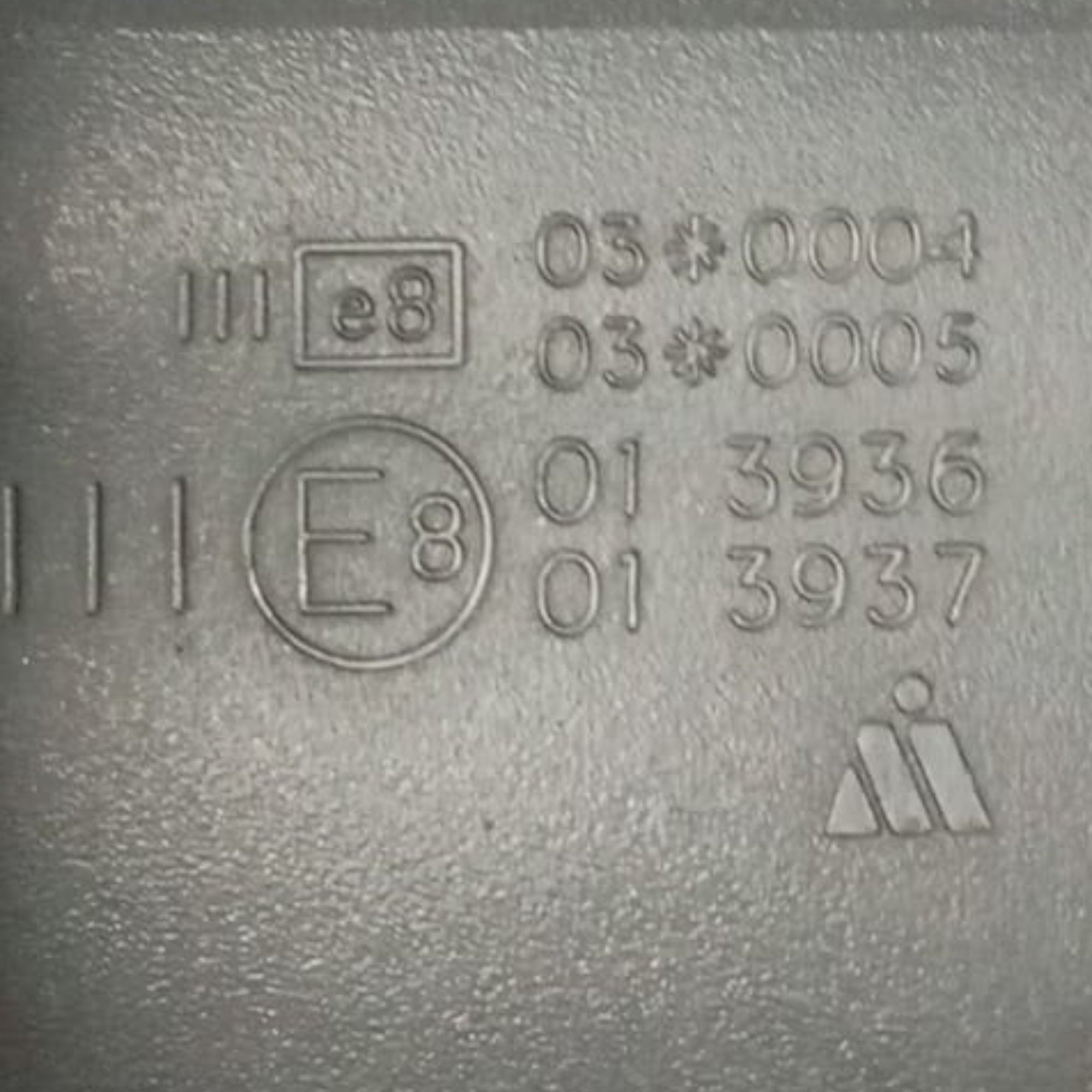 Ogledalo / ogledalce spredaj levo ford fiesta V koda e8030004 (2002 > 2008) 