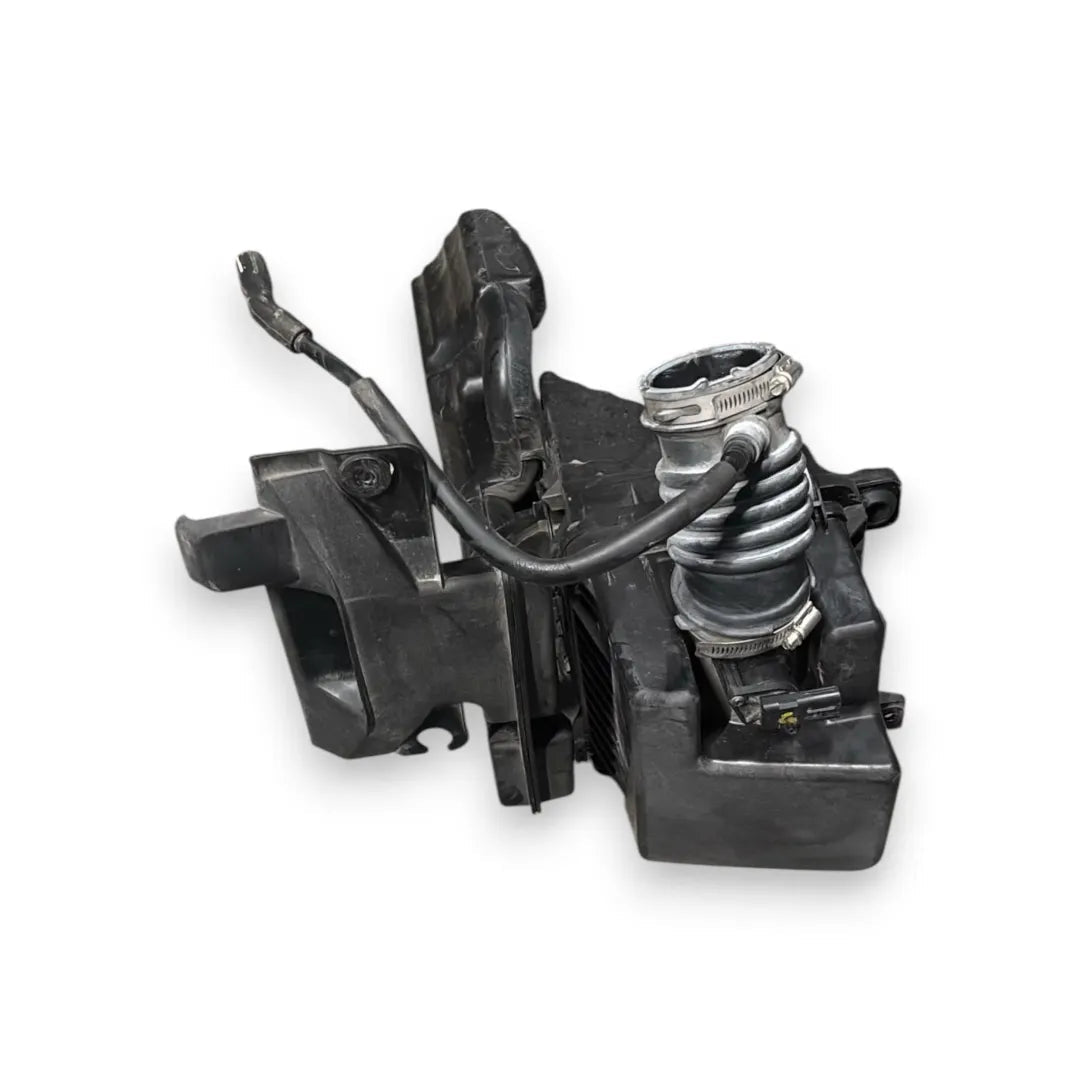 Dettaglio Scatola filtro aria completa Mazda 2 3ª Serie 2014–2020 cod. P53N-133AX - foto 2