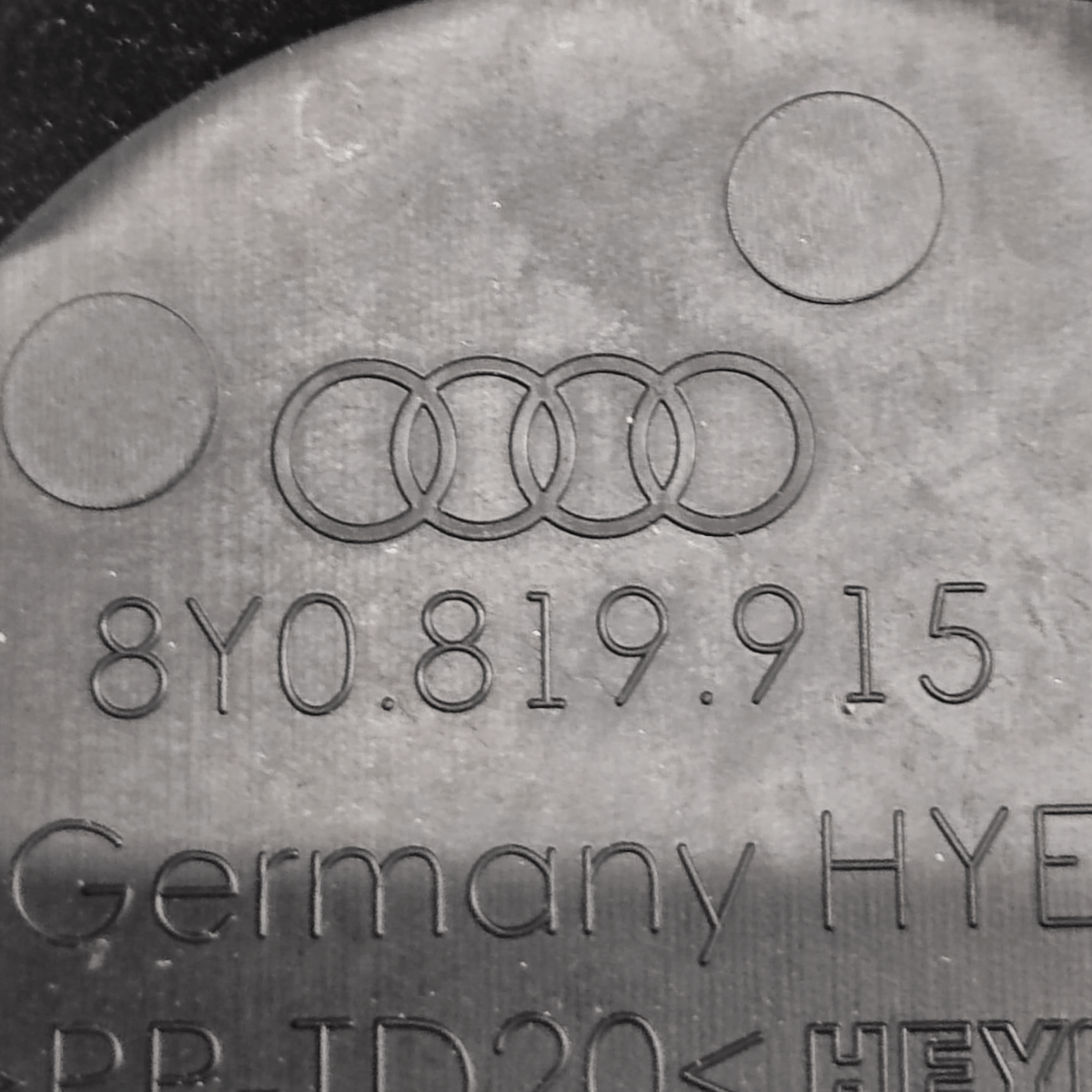 Gocciolatoio Anteriore Audi A3 8Y COD:8Y0819915 (2020>) - F&P CRASH SRLS - Ricambi Usati