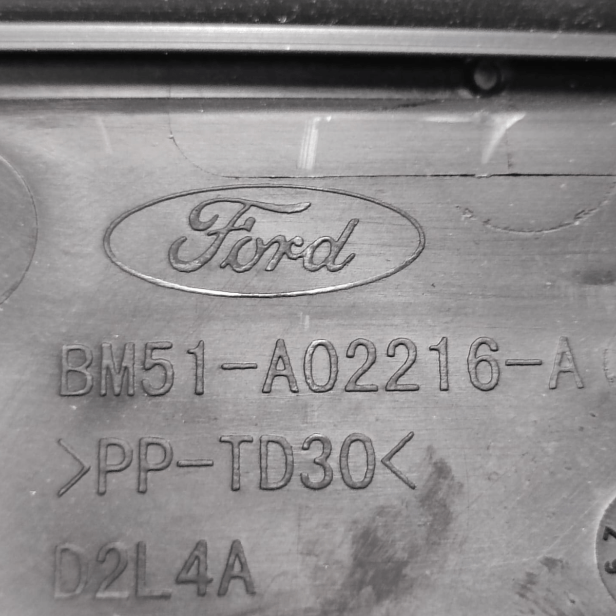 Gocciolatoio Anteriore Ford Focus III COD: BM51A02216A (2011 - 2018) - F&P CRASH SRLS - Ricambi Usati