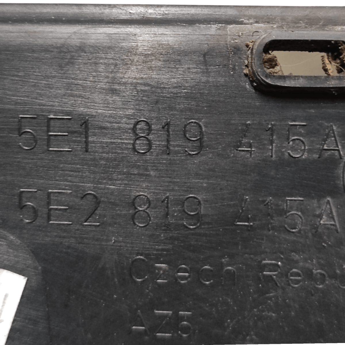 Front Drip Tray Skoda Octavia CODE: 5E1819415A (2013 - 2019) - F&P CRASH SRLS - Used Parts