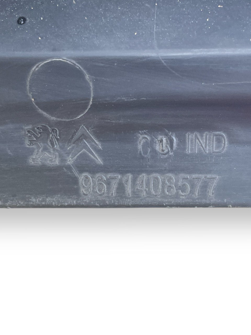 Gocciolatoio Parabrezza Anteriore Peugeot 3008 cod:9671408577 ( 2009 - 2016 ) - F&P CRASH SRLS - Ricambi Usati