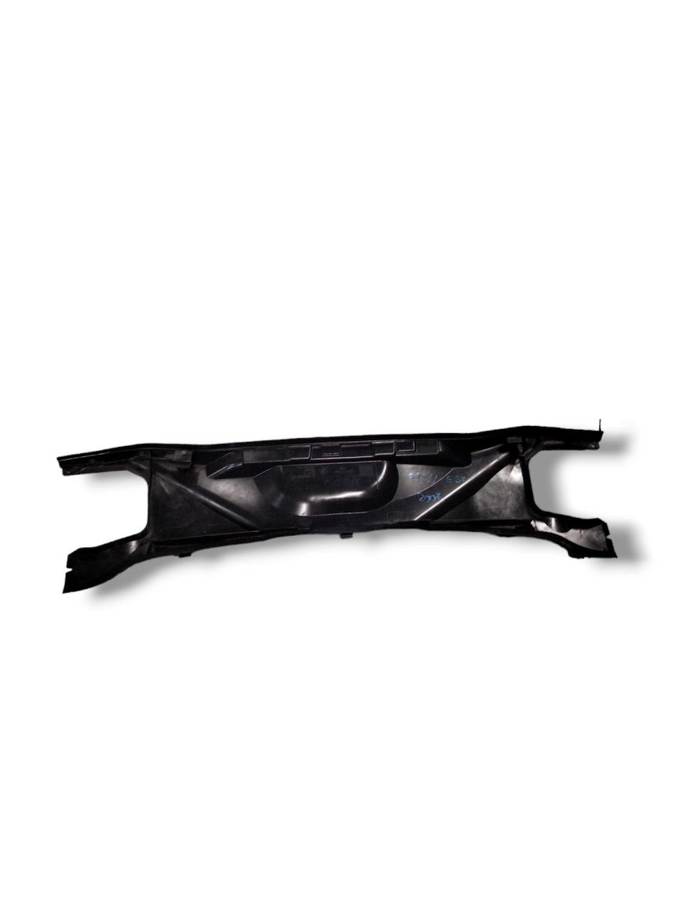 Gocciolatoio Parabrezza Bmw serie 1 E87 (2007) COD:6431-6989788 - F&P CRASH SRLS - Ricambi Usati