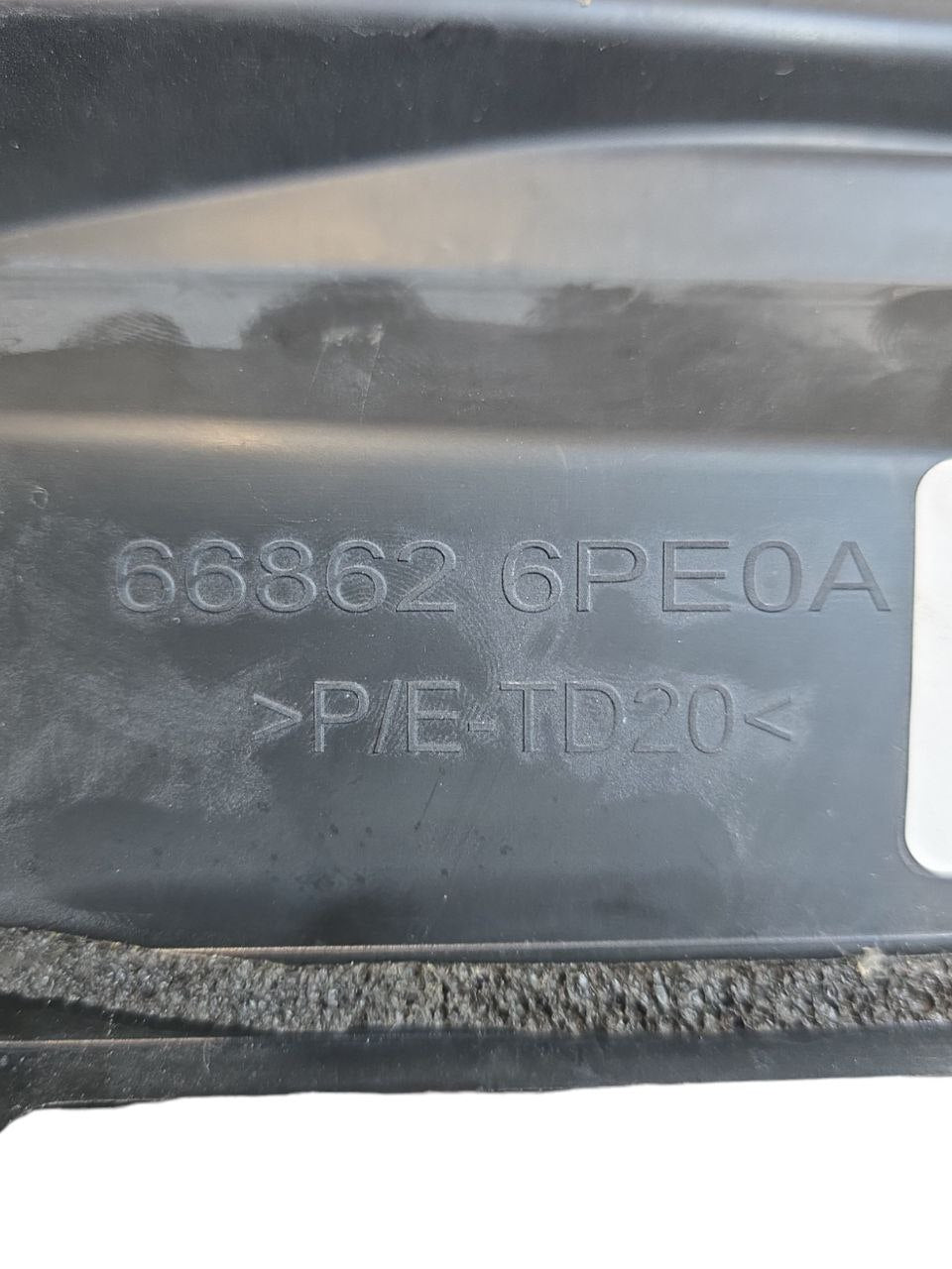 Gocciolatoio Parabrezza Nissan Juke II ( 2019 > ) Cod : 668626PE0A - F&P CRASH SRLS - Ricambi Usati