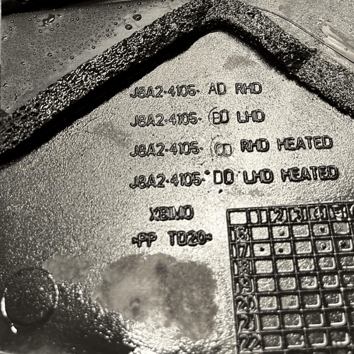 Gocciolatoio Parabrezza Range Rover Velar L560 (2017 - >) cod.J8A2 - 4105 - F&P CRASH SRLS - Ricambi Usati