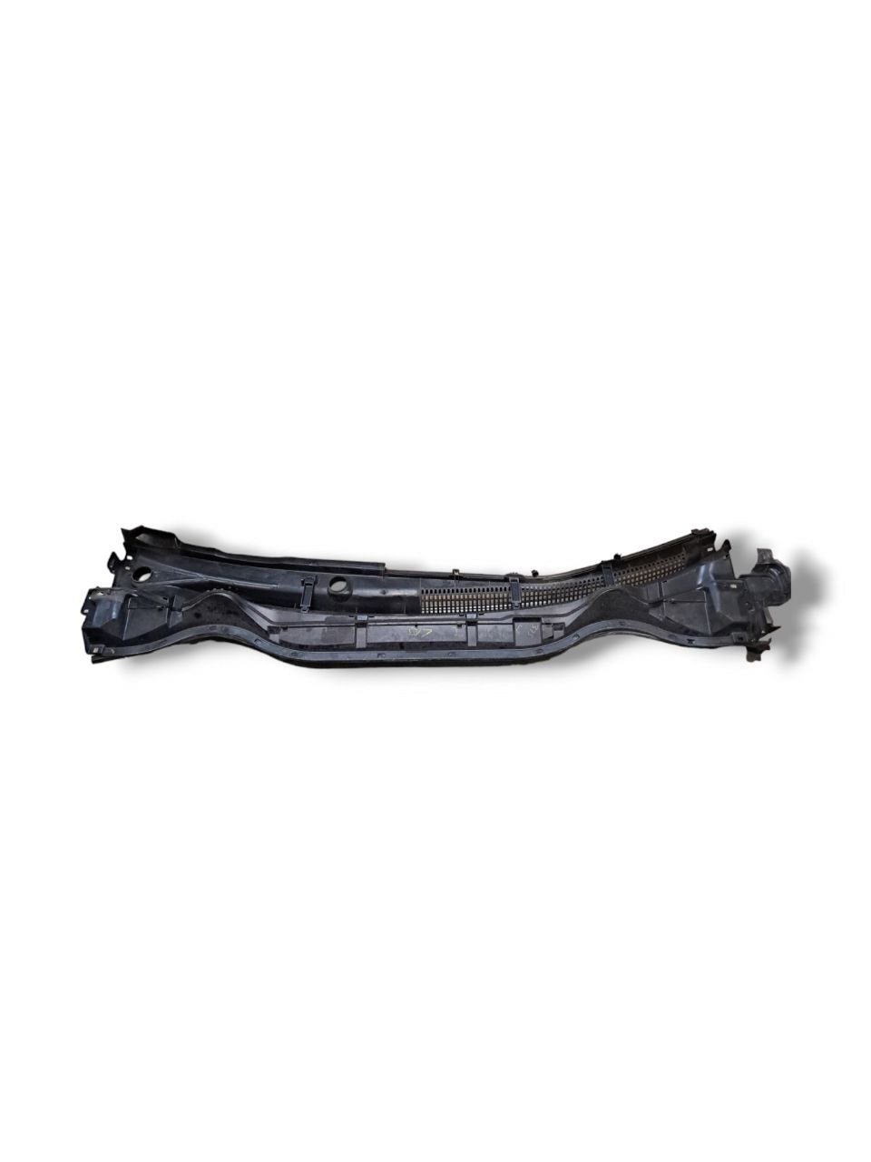 Gocciolatoio Parabrezza Toyota Auris (2018) COD:55781-02350 - F&P CRASH SRLS - Ricambi Usati