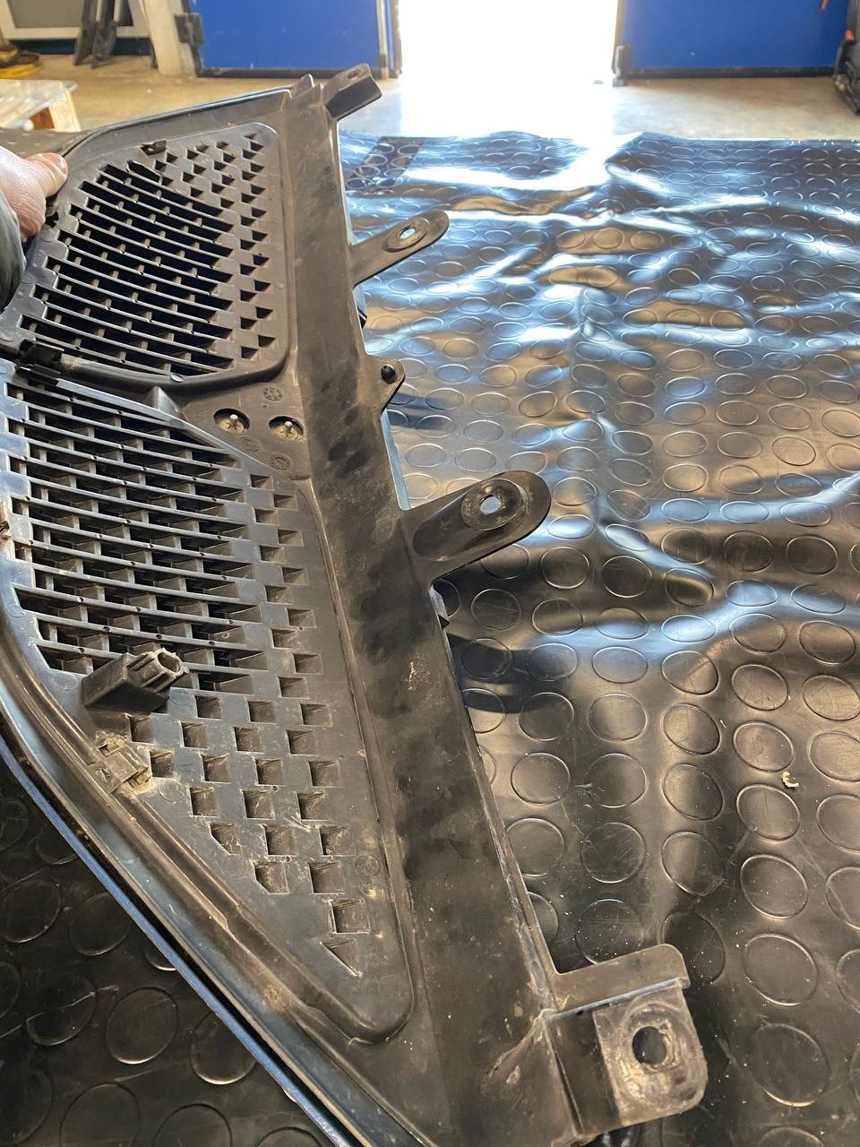 Griglia anteriore Lancia Ypsilon '98 Elefantino - F&P CRASH SRLS - Ricambi Usati