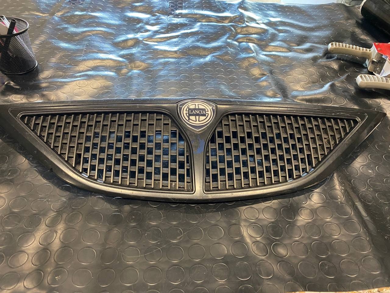 Griglia anteriore Lancia Ypsilon '98 Elefantino - F&P CRASH SRLS - Ricambi Usati