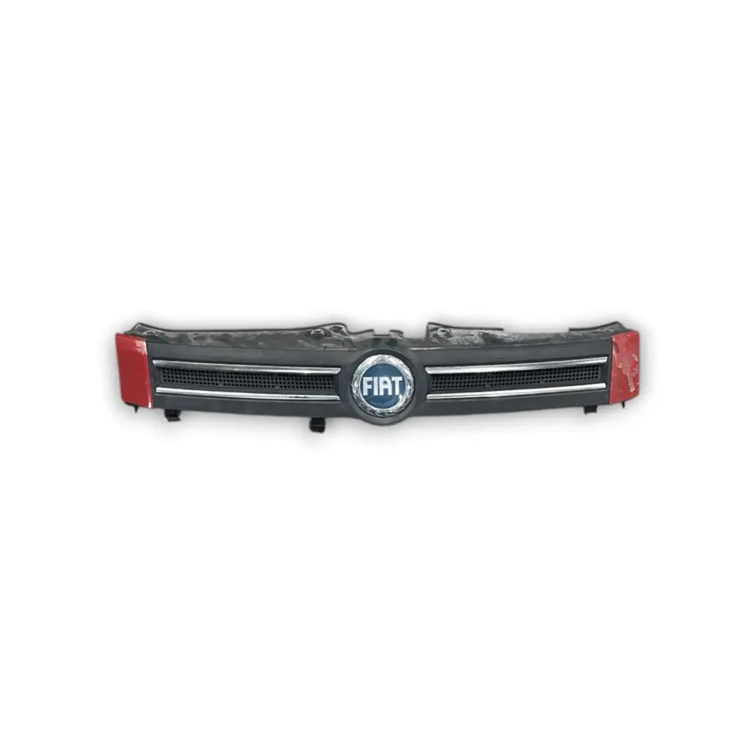 Griglia centrale paraurti anteriore Fiat Panda II 2003–2010 cod. 735353899