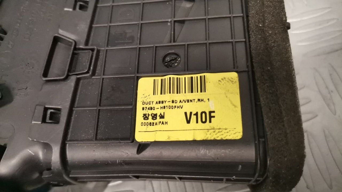 Side dashboard ventilation grille Kia Rio 2017 code: 97490H8000WK - F&P CRASH SRLS - Used Parts