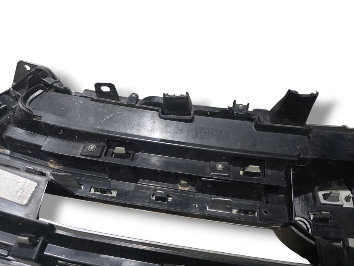 Front Bumper Grille Ford Edge Code: FT4B - 8200 - AKSMAS (2015>) - F&P CRASH SRLS - Used Parts