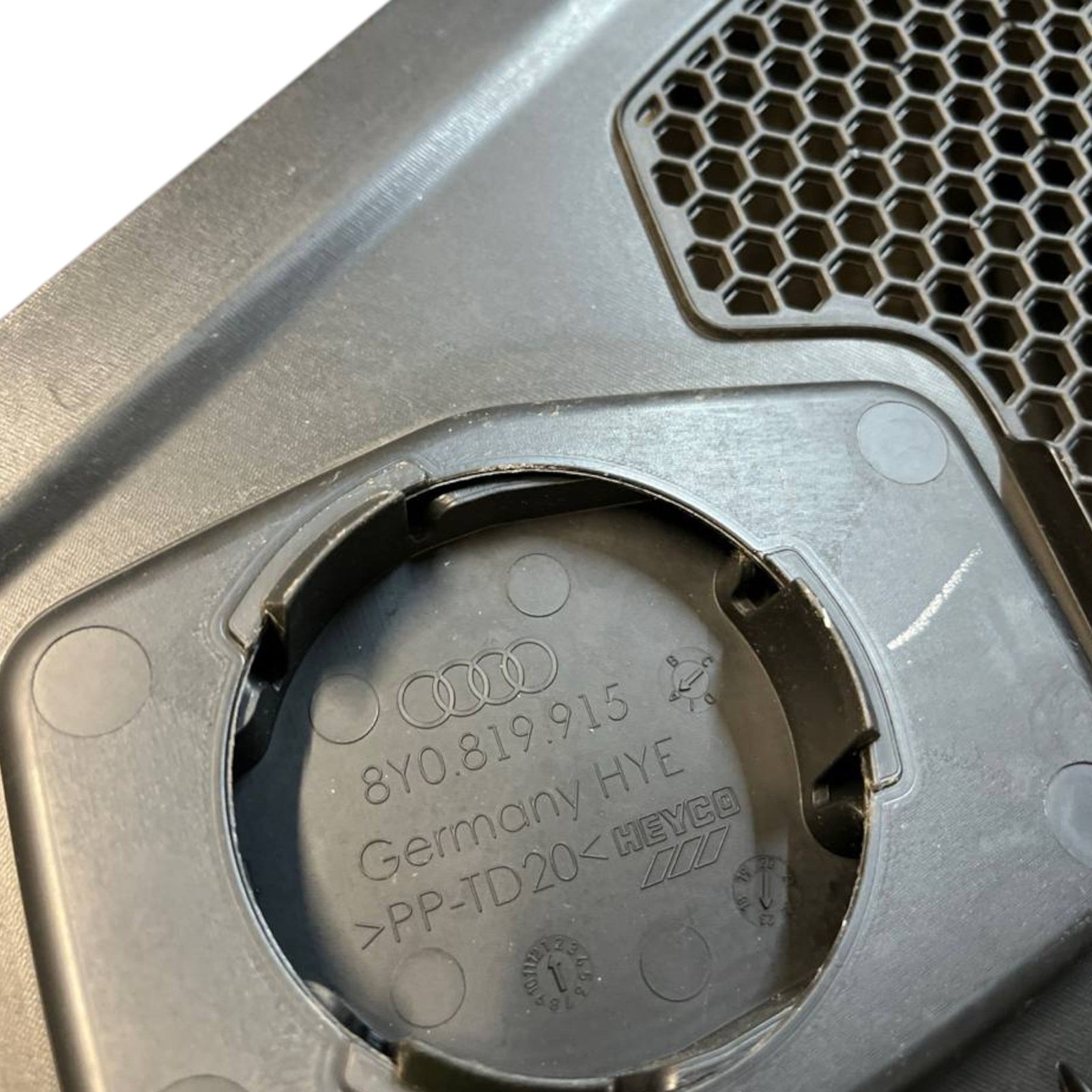 Griglia Sotto Parabrezza / Gocciolatoio Audi A3 8Y (2020 - >) cod.8Y0819915 - F&P CRASH SRLS - Ricambi Usati