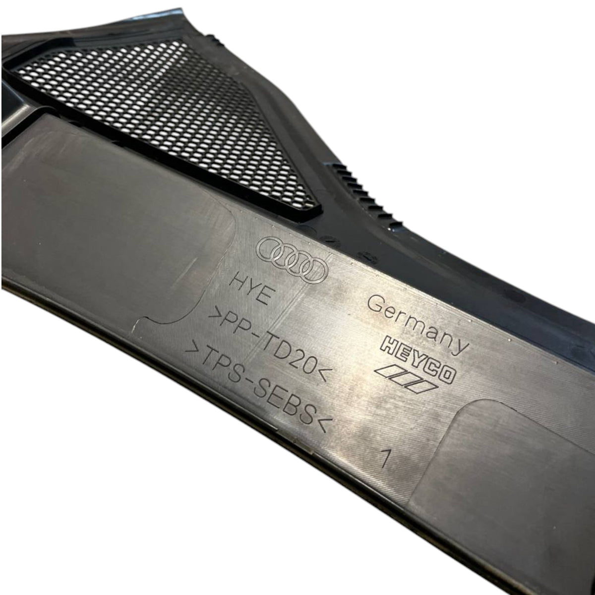 Griglia Sotto Parabrezza / Gocciolatoio Audi A3 8Y (2020 - >) cod.8Y0819915 - F&P CRASH SRLS - Ricambi Usati