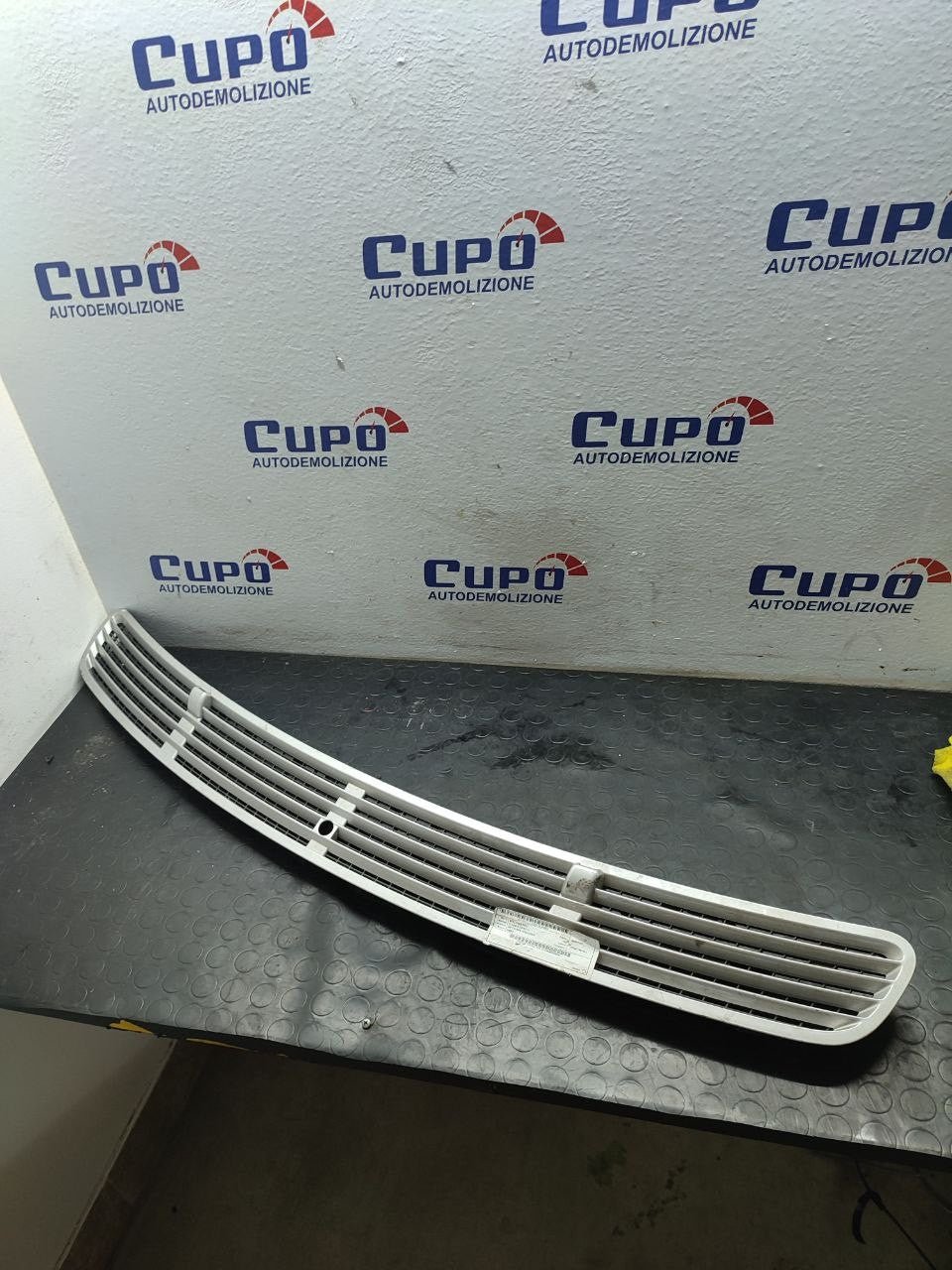 Griglia superiore parabrezza Mercedes classe S ( w221 ) cod 2118800005 - F&amp;P CRASH SRLS - Ricambi Usati