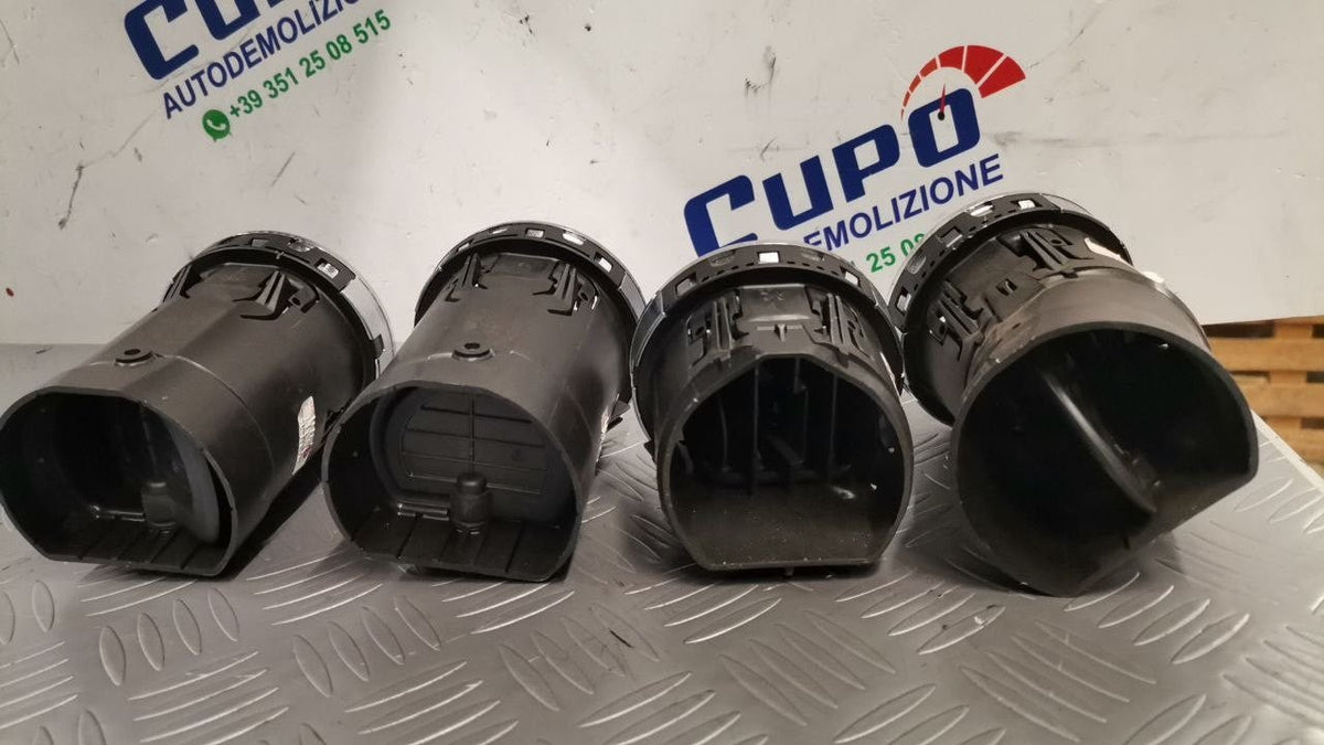 Griglie ventilazione Peugeot 3008 cod: y05201 - F&P CRASH SRLS - Ricambi Usati