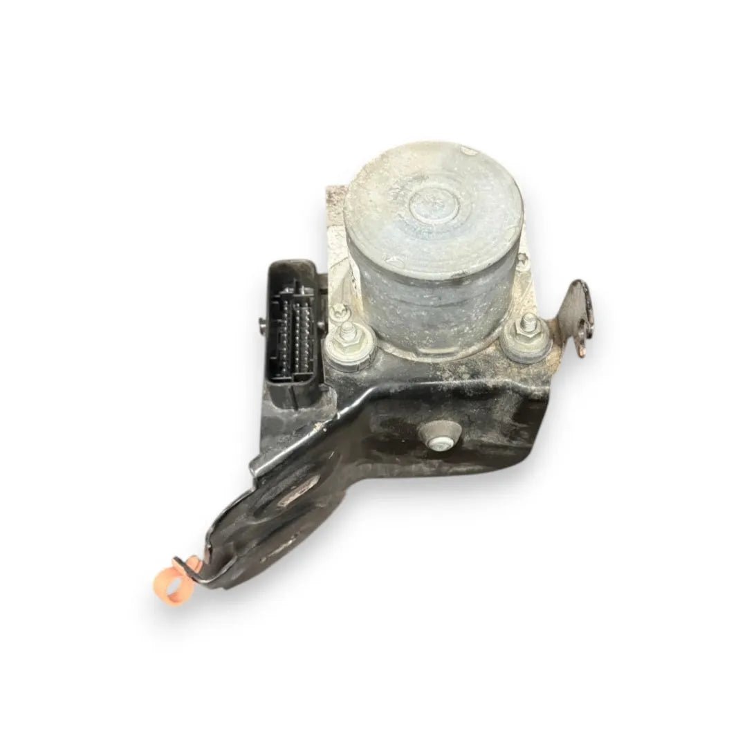 Dettaglio Gruppo ABS completo con pompa e centralina Alfa Romeo MiTo 2013–2019 OEM 71775523 - foto 2