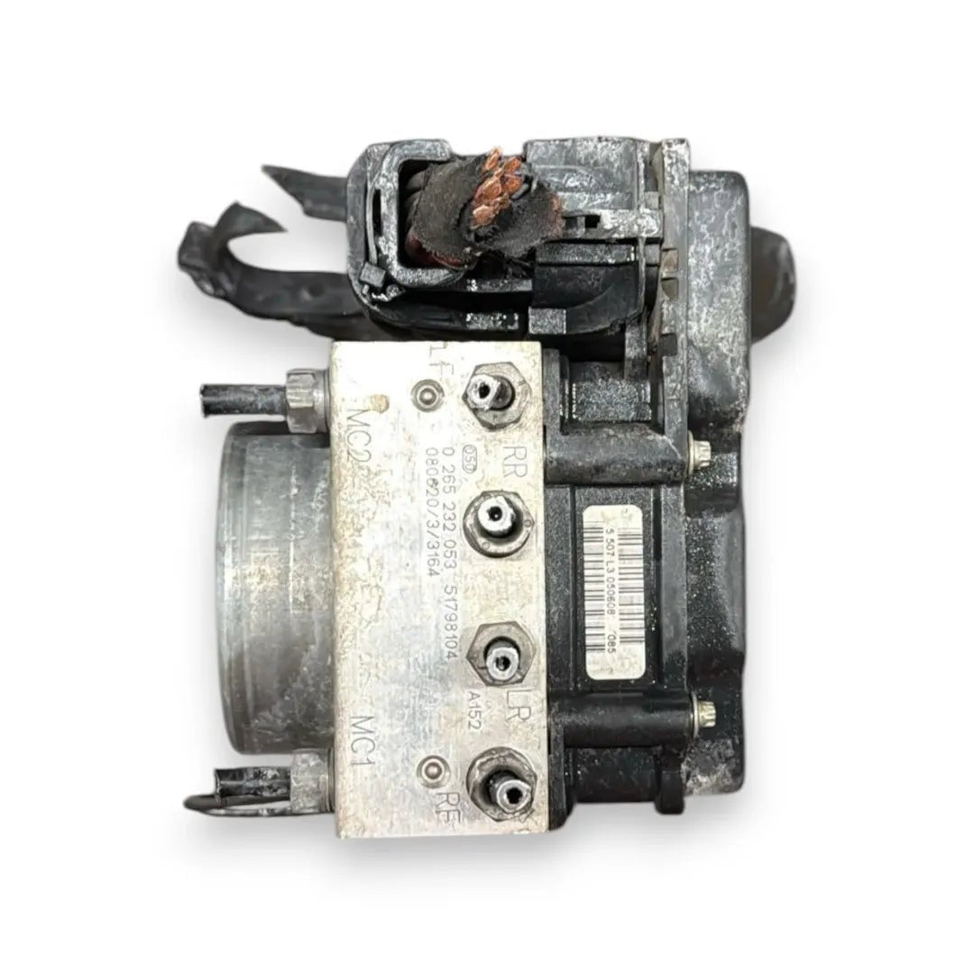 Dettaglio Gruppo ABS completo con pompa e centralina Fiat Grande Punto 2005–2008 OEM 71748625 - foto 2