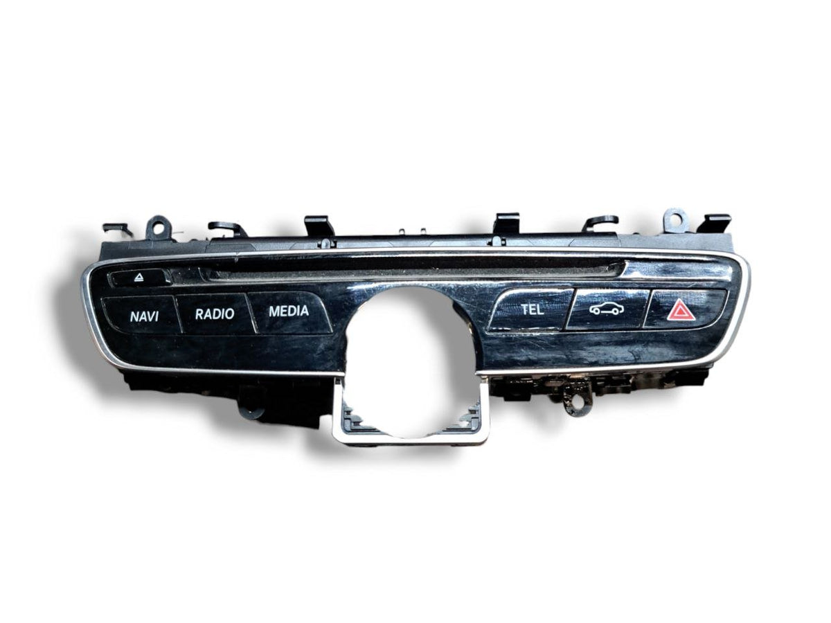Gruppo comandi multimediali luci di emergenza Mercedes-Benz Classe C W205 (2017) COD:A2059052701 - F&amp;P CRASH SRLS - Ricambi Usati