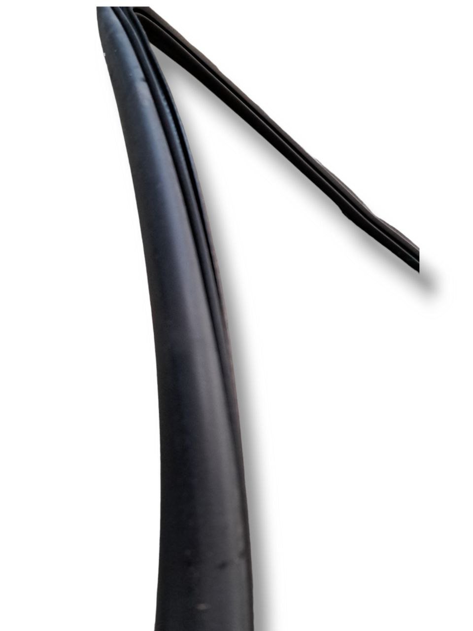 Door / front door / right front door seals Jeep Compass 4XE (2022) - F&P CRASH SRLS - Used Parts