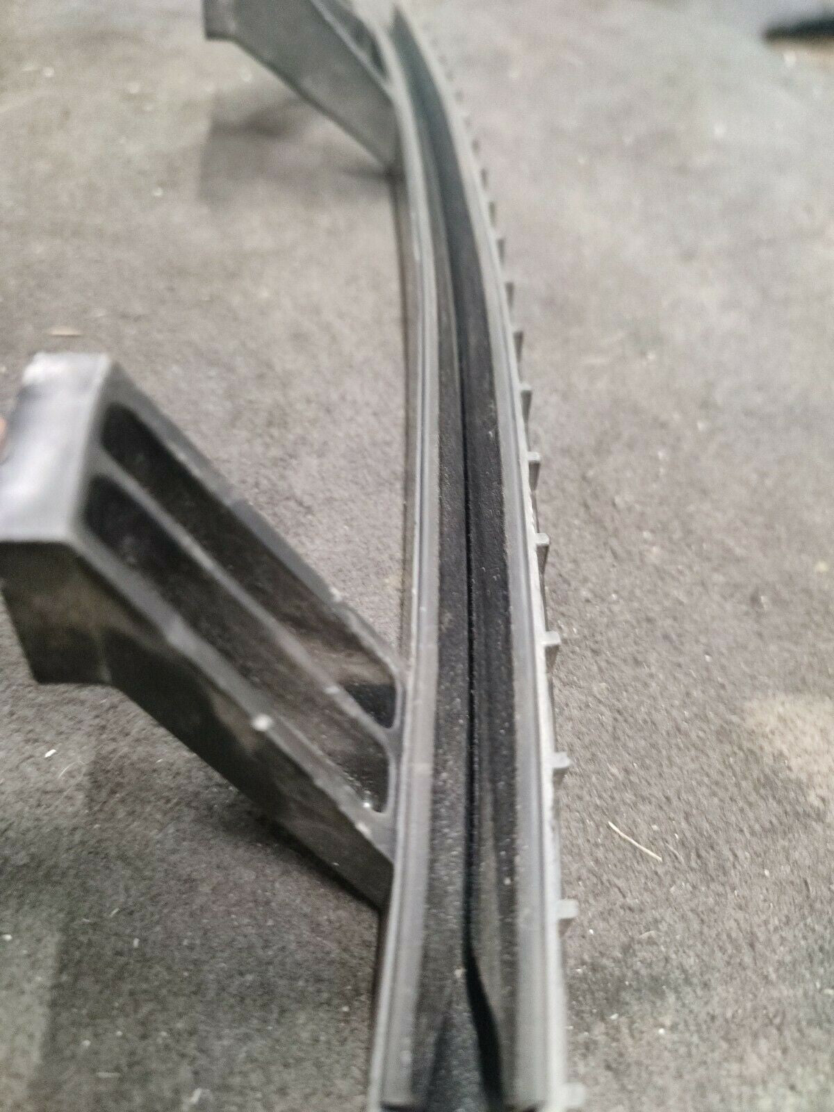 Hyundai i20 Pb Binario Finestra Guida Disco Porta Anteriore Destra 82560-1J000 - F&P CRASH SRLS - Ricambi Usati