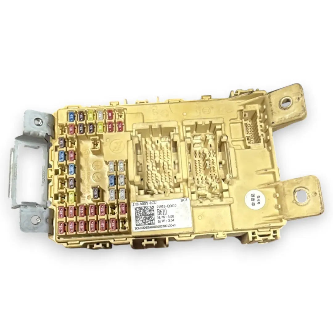 Body computer / centralina abitacolo Hyundai i20 cod. 91951-Q0610