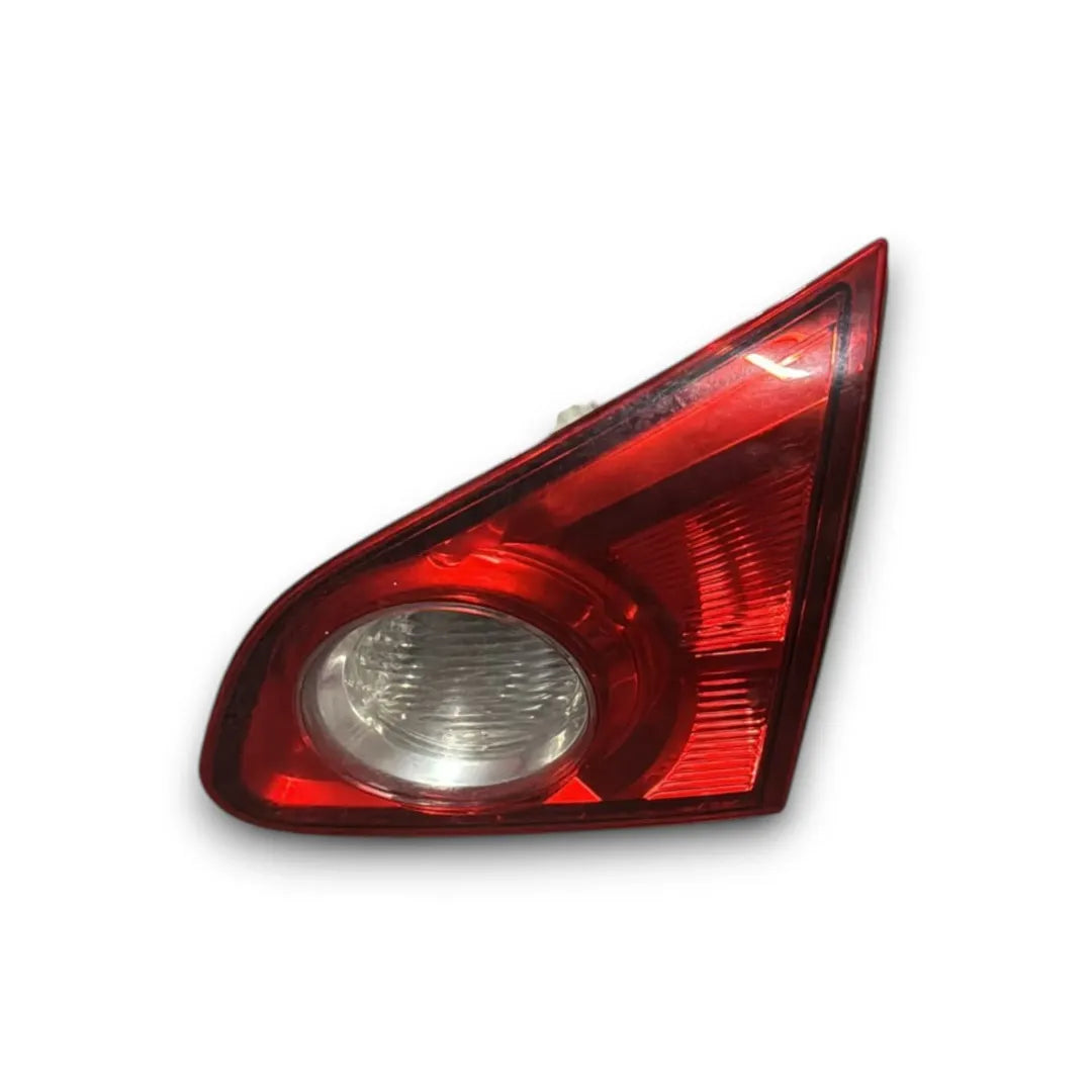 Fanale posteriore interno destro Nissan Qashqai J10E/JJ10E 2007–2010 OEM 89071064