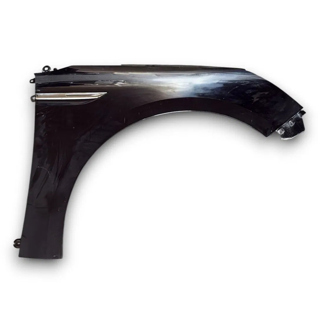 Parafango anteriore destro Renault Megane 4ª Serie 2016–2021 OEM 631001203R