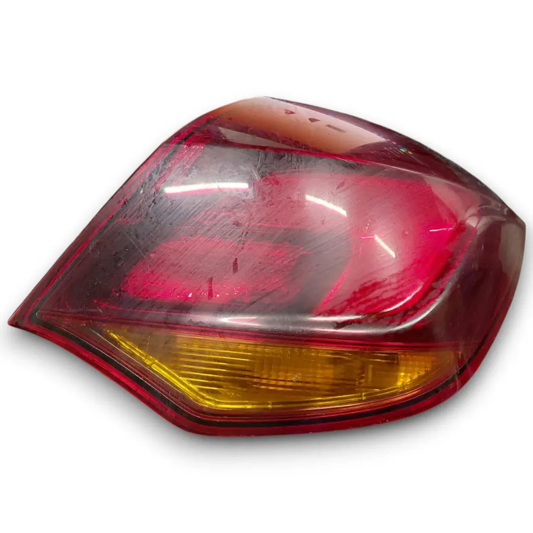 Fanale posteriore esterno destro Opel Astra J 2009–2018 OEM 13319948