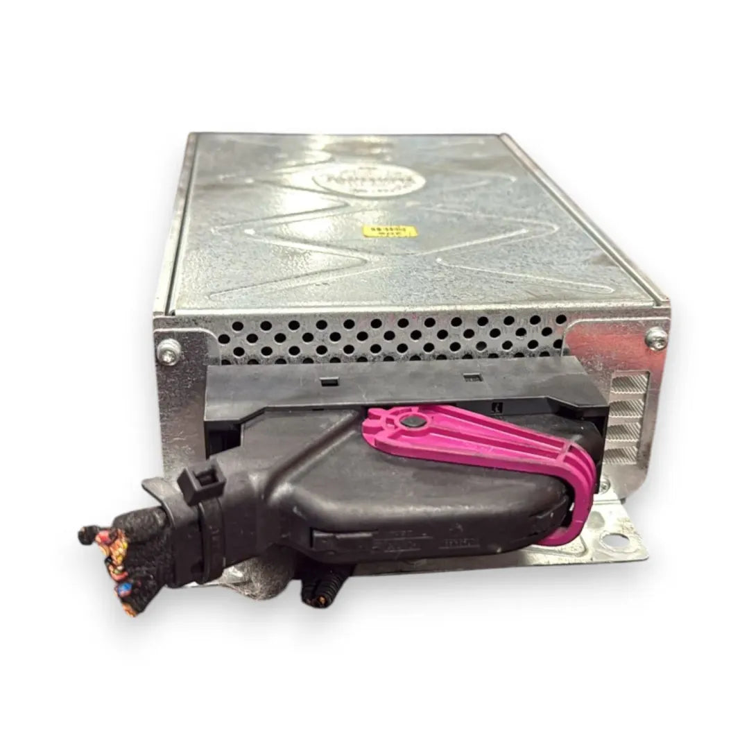 Amplificatore Hi-Fi Audi A6 Allroad 4F cod. 4F0910223
