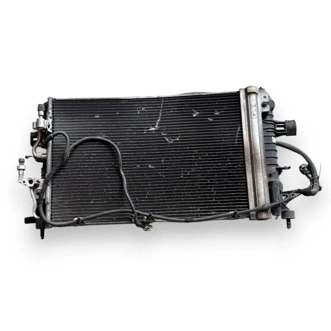 Radiatore Opel Zafira A05 OEM 13209772