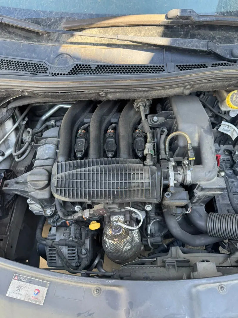 Motore completo Peugeot 208 1.2 benzina 2012–2015 cod. motore HM01