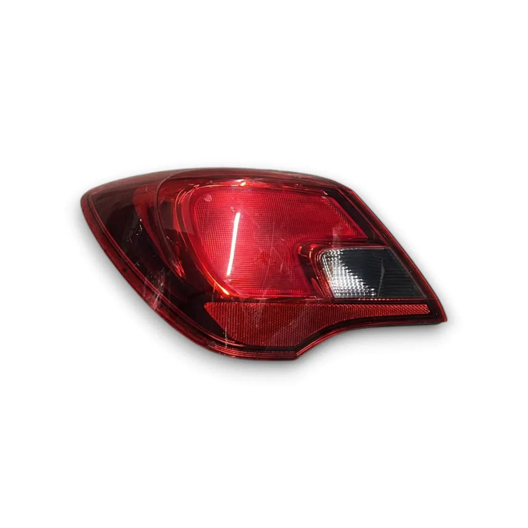 Fanale posteriore esterno sinistro Opel Corsa 2014–2019 OEM 39090650