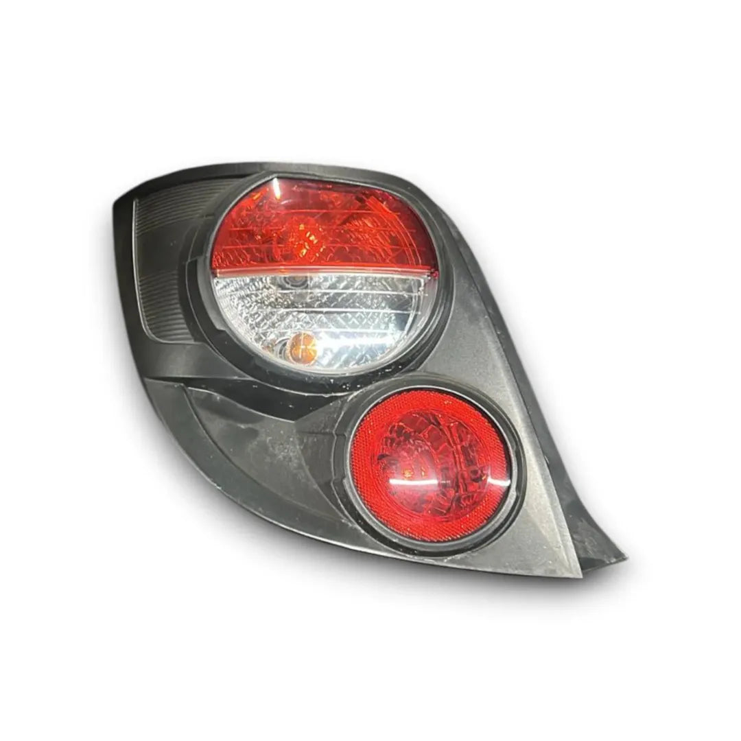 Fanale posteriore sinistro Chevrolet Aveo dal 2011 OEM 95470358