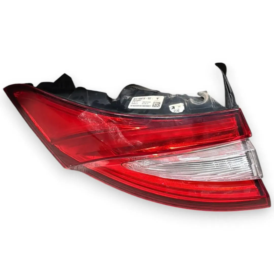 Fanale posteriore esterno sinistro Maserati Levante OEM 670032332