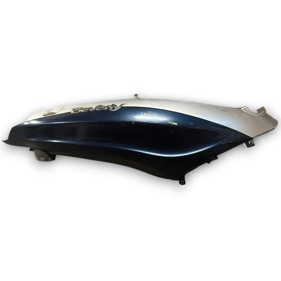 Carenatura anteriore laterale destra Piaggio Beverly 300 dal 2021 OEM 1B007015